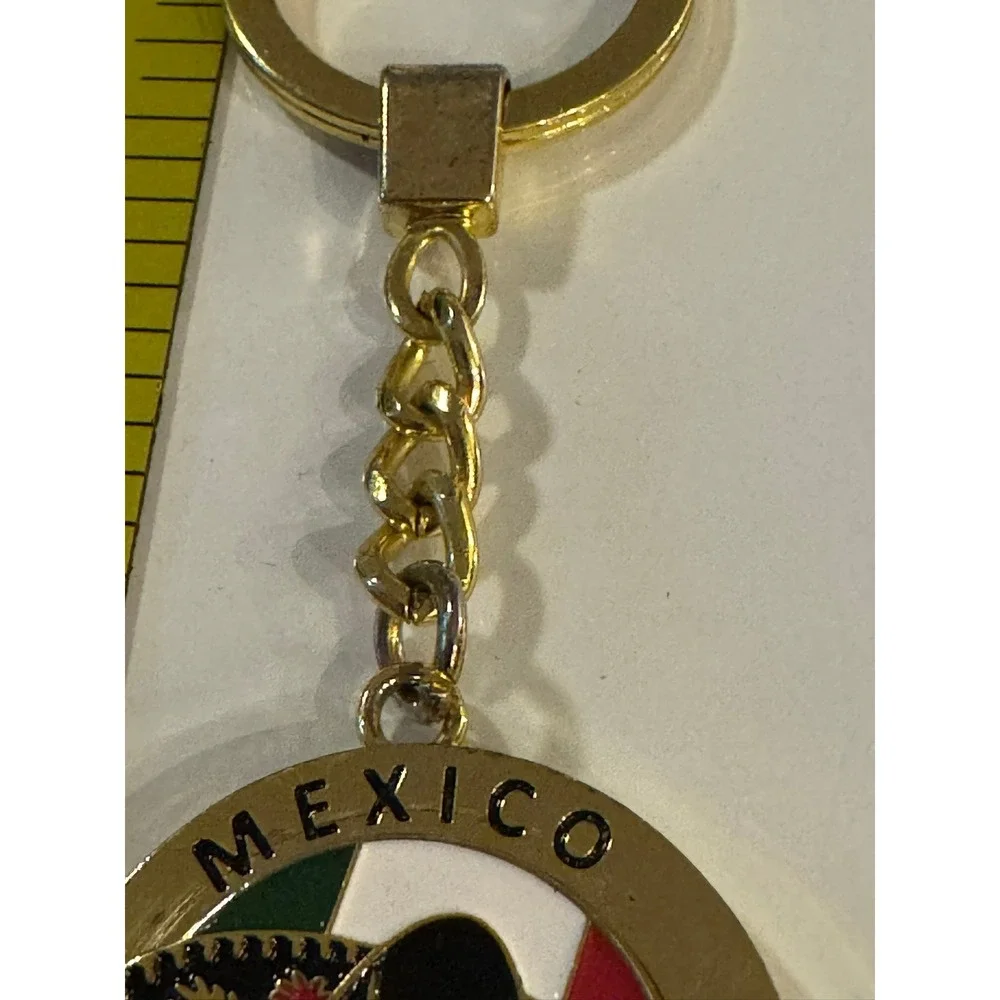 Mexico Souvenir Keychain Gold Tone Spinning Sombrero Flag Medallion Rhinestone